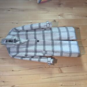 Haute Monde Soft Gray and White Jacket